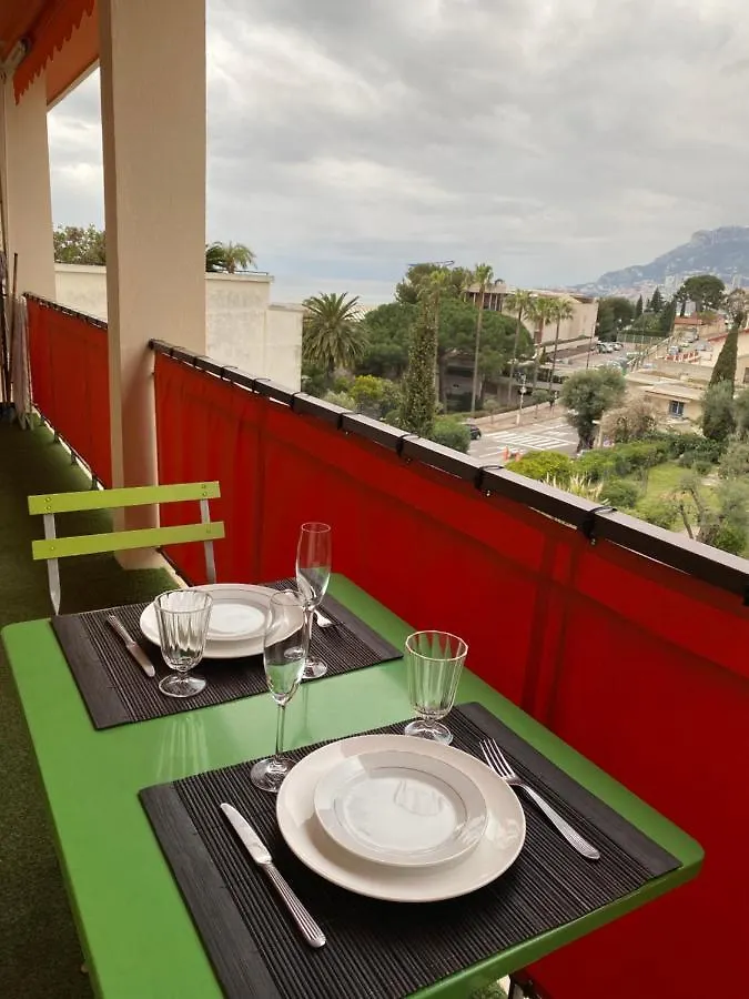 Appartement Charmant 2 Pièces Vue sur Mer et MONTE-CARLO à ROQUEBRUNE CAP MARTIN