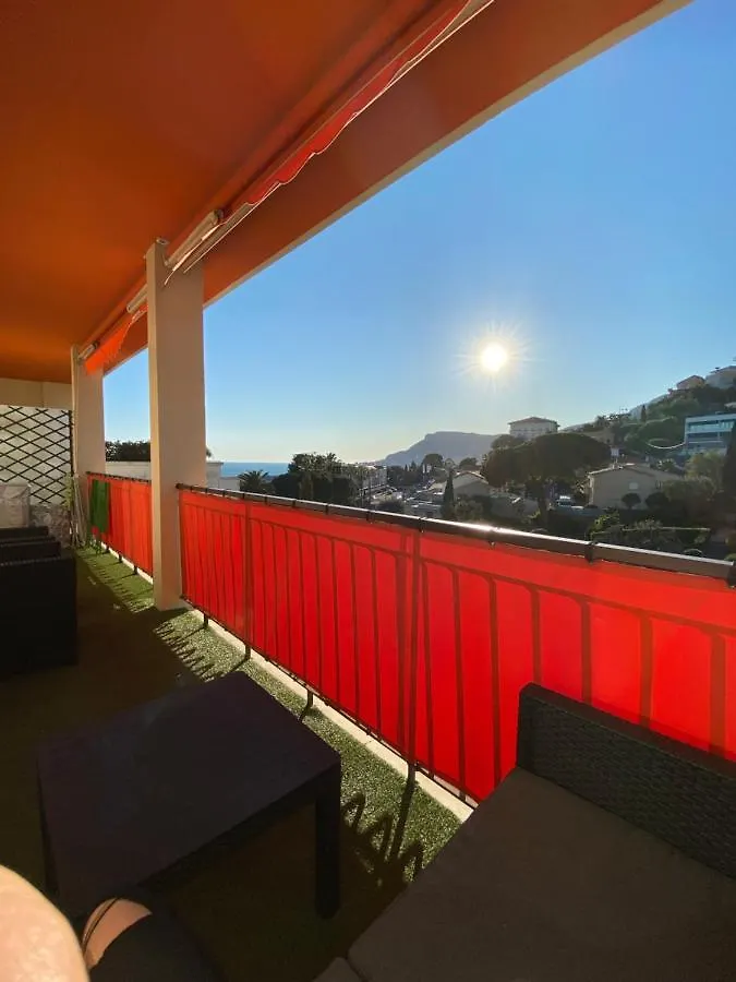 Appartement Charmant 2 Pièces Vue sur Mer et MONTE-CARLO à ROQUEBRUNE CAP MARTIN