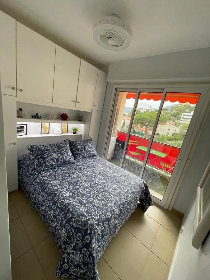 Charmant 2 Pièces Vue sur Mer et MONTE-CARLO à ROQUEBRUNE CAP MARTIN Appartement
